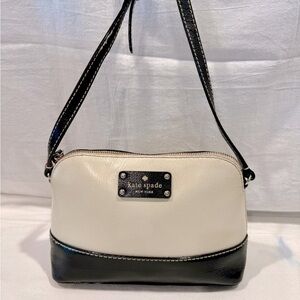 Kate Spade VGUC VTG Cream and Black Crossbody Bag